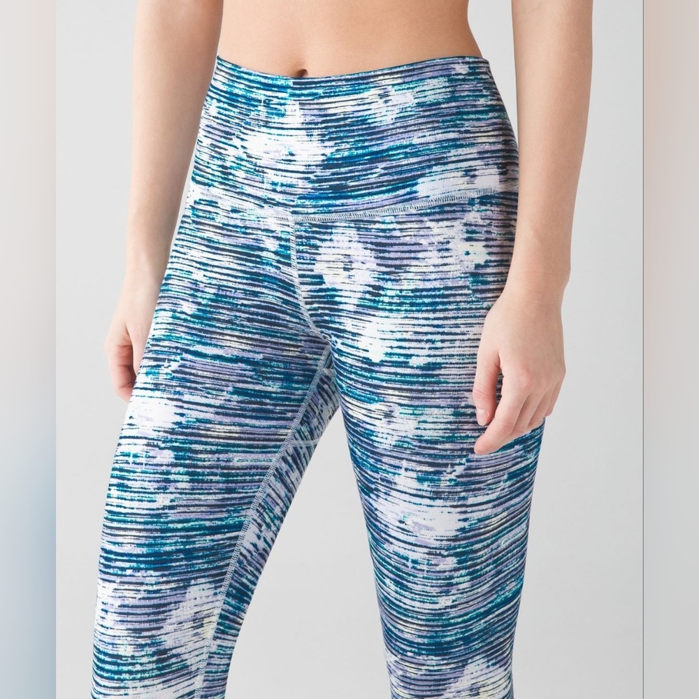 Lululemon Cropped Leggings Like New Size 6